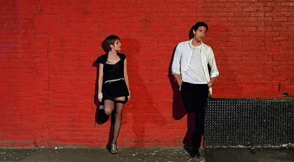 超脱电影剧照 - 代课老师亨利与学生们的情感故事