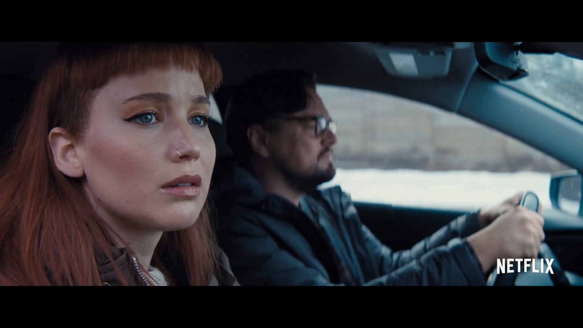 电影《别抬头》海报 - 2021年Netflix讽刺喜剧